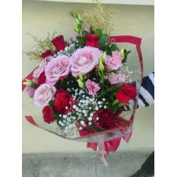 Μπουκέτο κόκκινα και ροζ τριαντάφυλλα